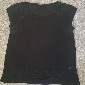 Cable & Gauge Elegant Black Lace Trim Top